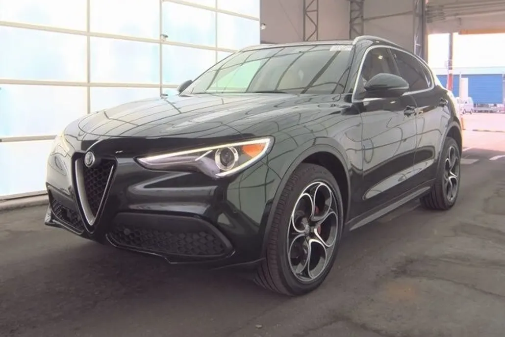 2019 Alfa Romeo Stelvio Ti photo 1