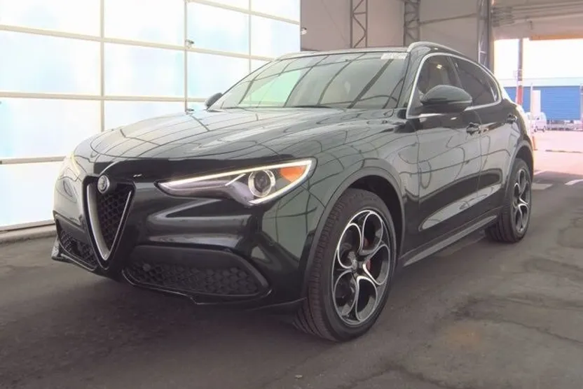 2019 Alfa Romeo Stelvio Ti photo 1