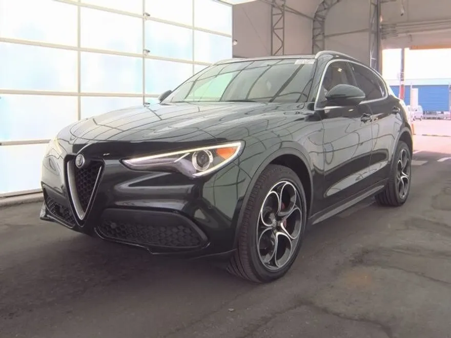 2019 Alfa Romeo Stelvio Ti photo 1