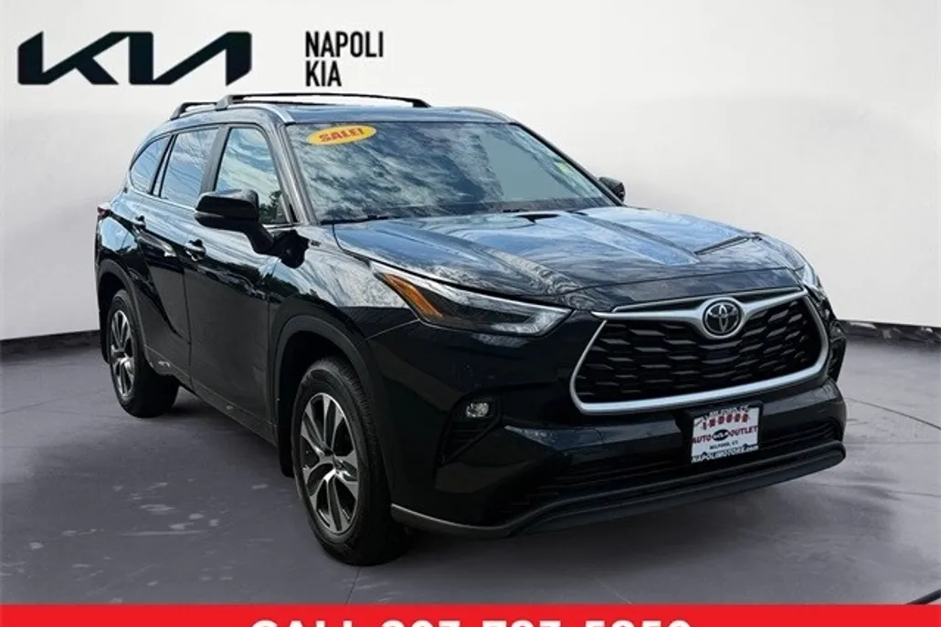 2023 Toyota Highlander L photo 1