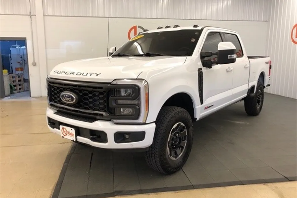 2023 Ford F-250 Lariat Tremor photo 1