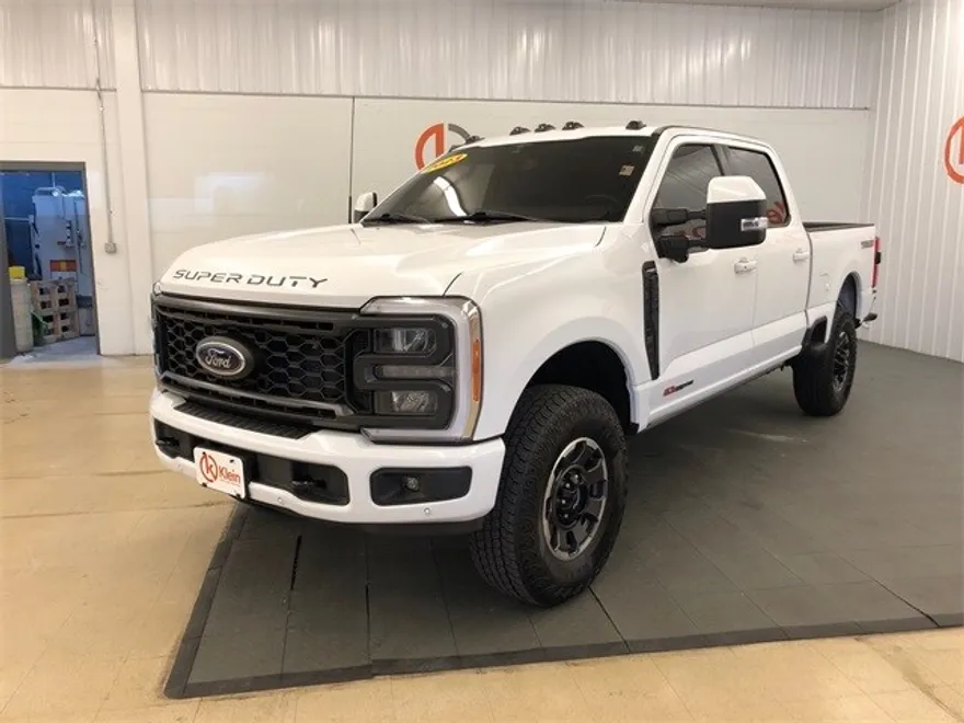 2023 Ford F-250 Lariat Tremor photo 1