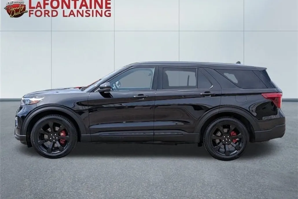 2021 Ford Explorer ST photo 1