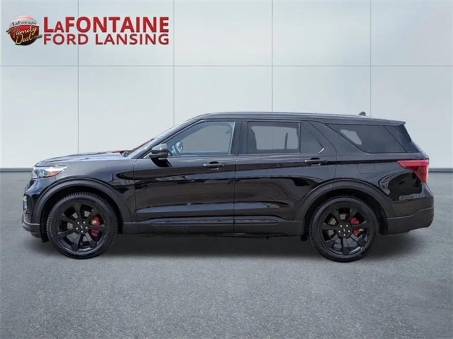 2021 Ford Explorer ST photo 1
