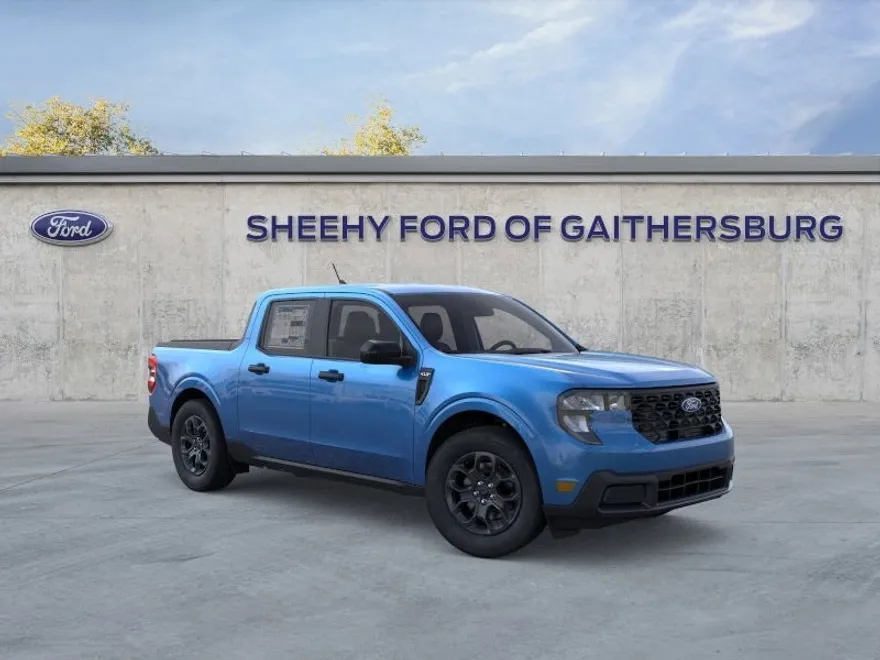2025 Ford Maverick XLT photo 1