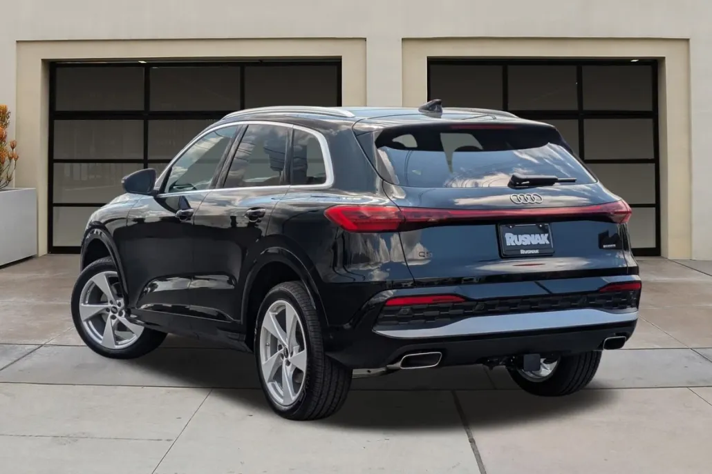 2025 Audi Q5 2.0T Premium Plus photo 1