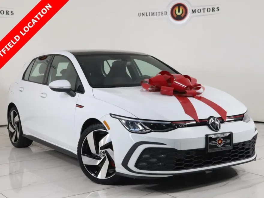 2023 Volkswagen Golf GTI photo 1