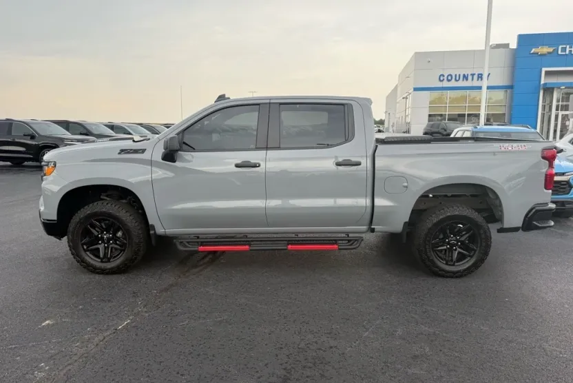 2024 Chevrolet Silverado 1500 Custom Trail Boss photo 1