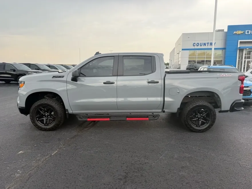 2024 Chevrolet Silverado 1500 Custom Trail Boss photo 1