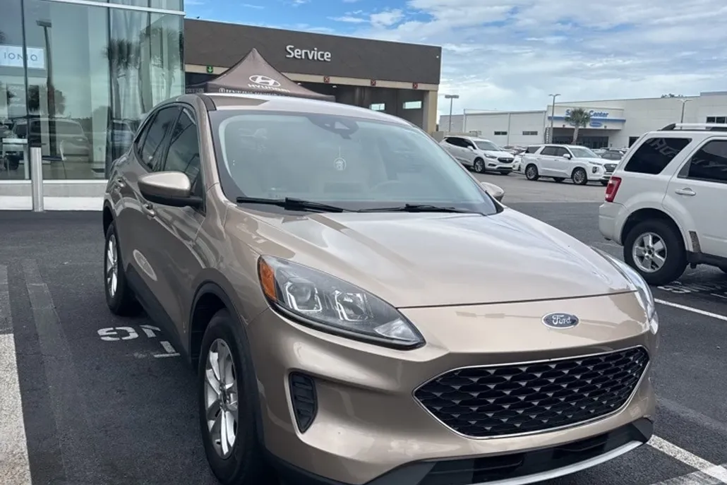 2020 Ford Escape SE photo 1