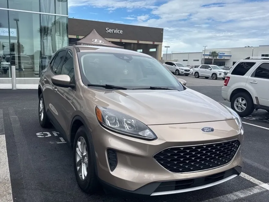2020 Ford Escape SE photo 1