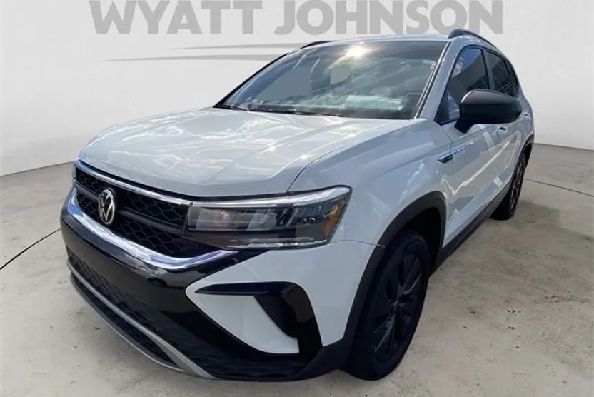 2022 Volkswagen Taos S photo 1
