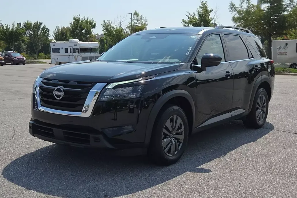 2025 Nissan Pathfinder SV photo 1