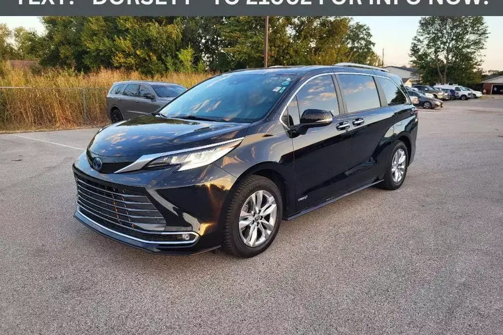 2021 Toyota Sienna Limited photo 1