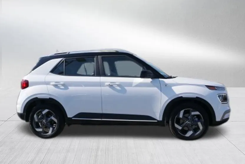 2025 Hyundai Venue Limited photo 1