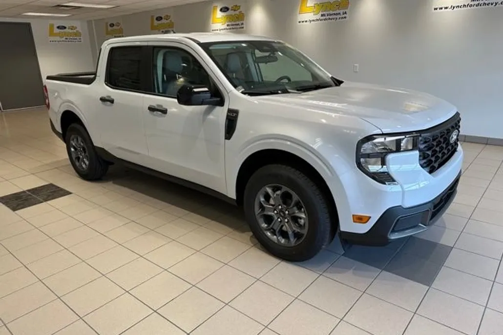 2025 Ford Maverick XLT photo 1