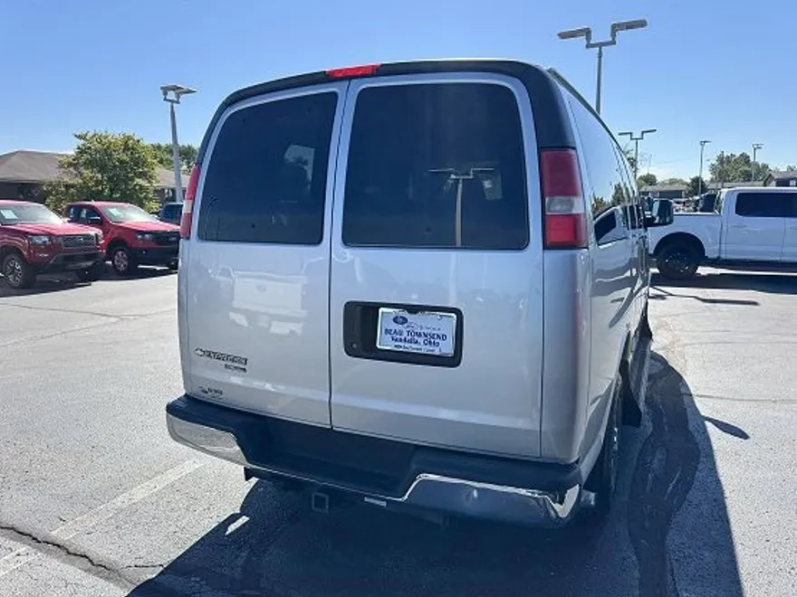 2012 Chevrolet Express Passenger photo 1