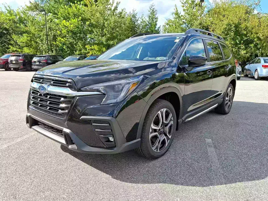 2025 Subaru Ascent Limited photo 1