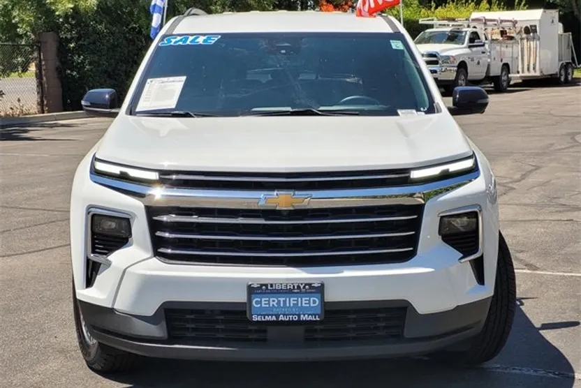 2024 Chevrolet Traverse photo 1