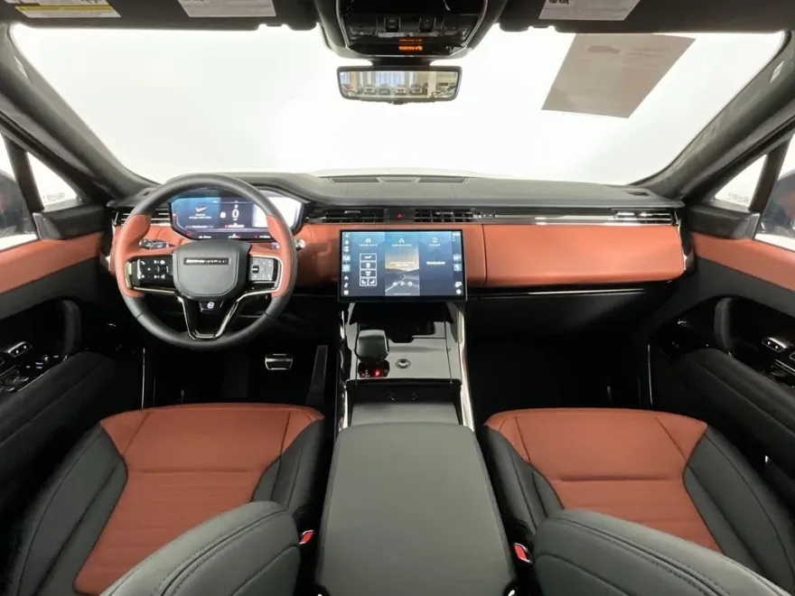 2025 Land Rover Range Rover Sport photo 1