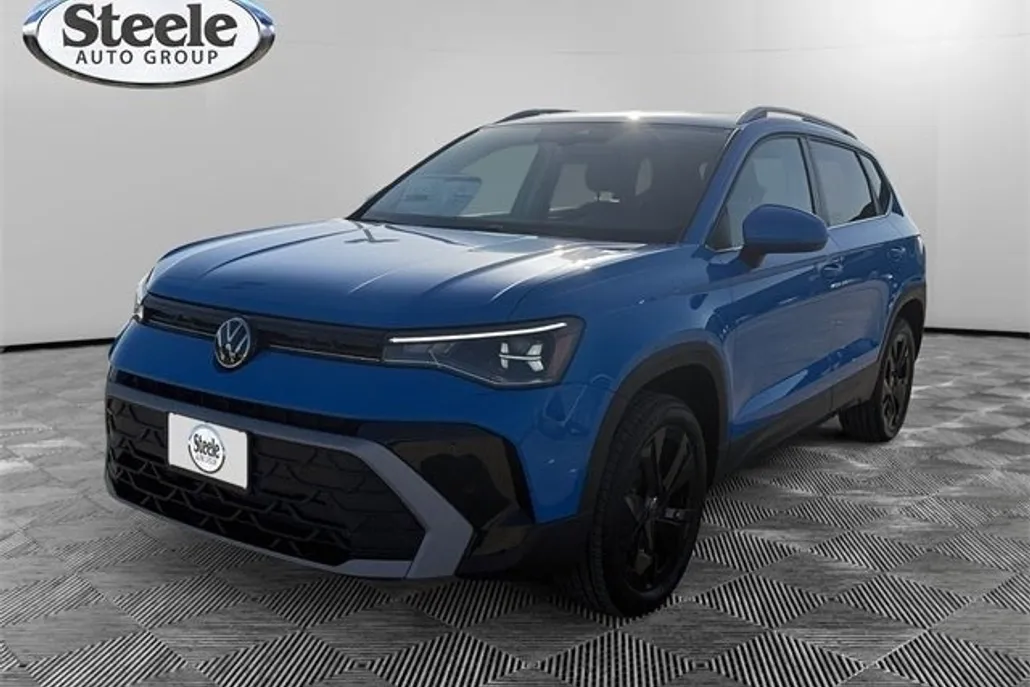 2025 Volkswagen Taos SE photo 1