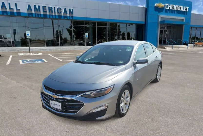 2024 Chevrolet Malibu 1LT photo 1