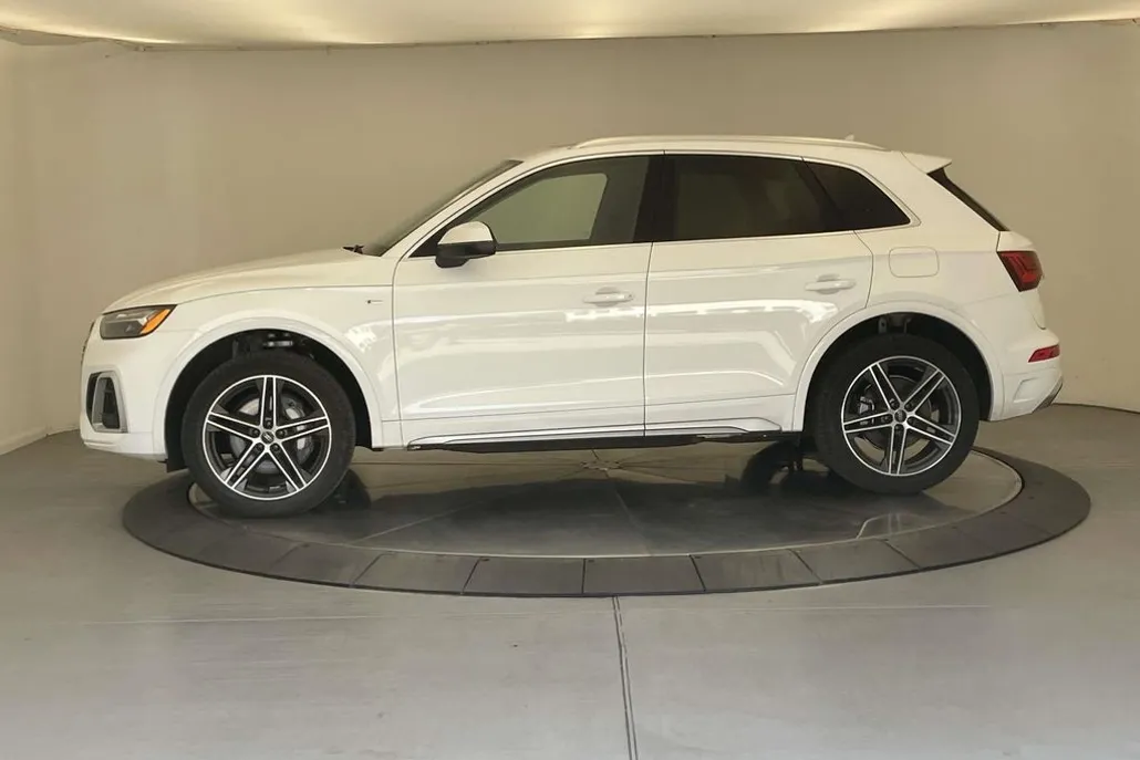2025 Audi Q5 55 Premium Plus photo 1