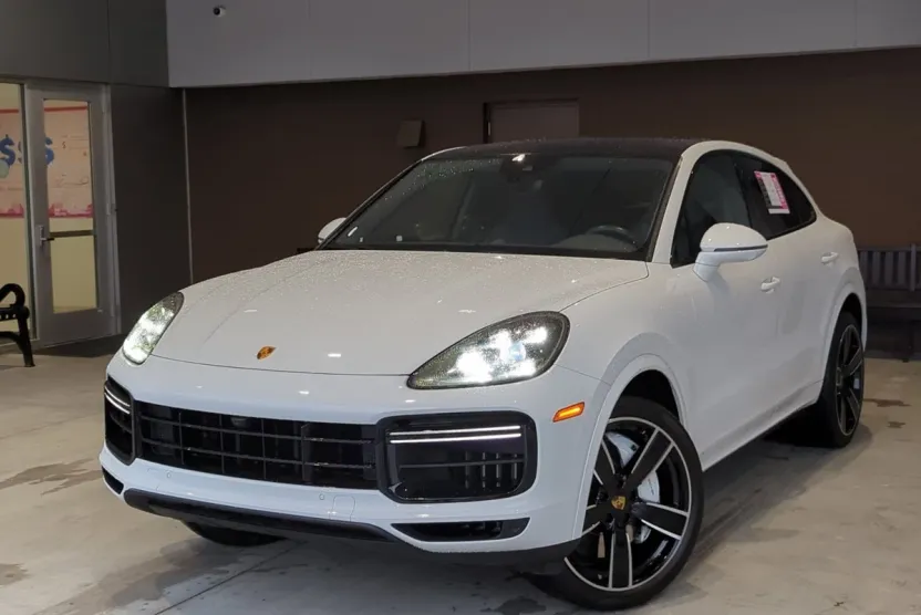 2023 Porsche Cayenne Coupe Turbo photo 1