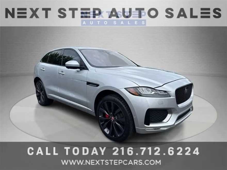 2017 Jaguar F-PACE First Edition photo 1