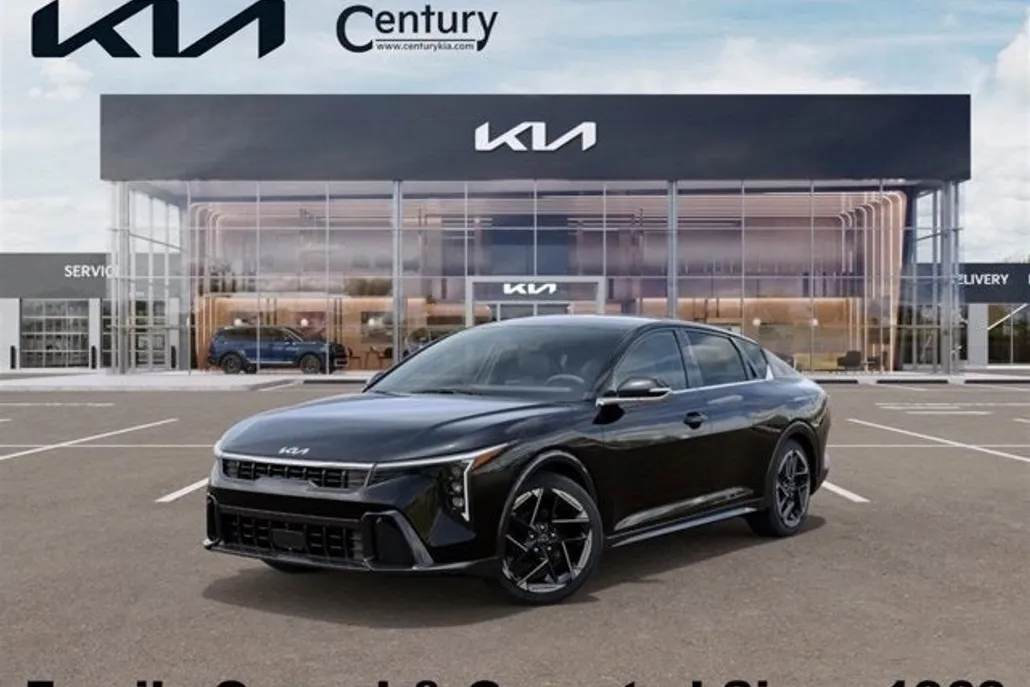 2025 Kia K4 GT-Line photo 1