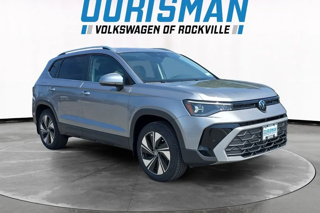 2025 Volkswagen Taos SE photo 1