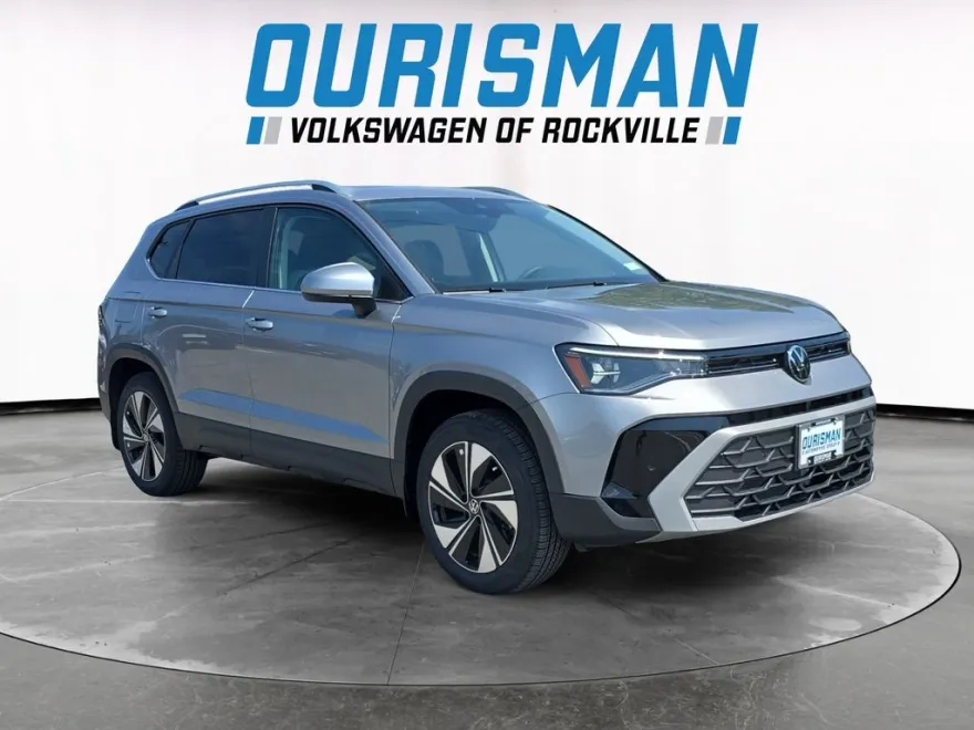 2025 Volkswagen Taos SE photo 1