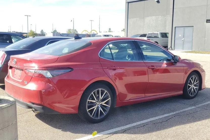 2023 Toyota Camry XLE photo 1