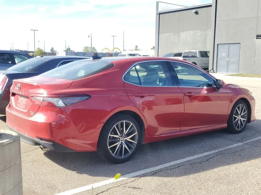 2023 Toyota Camry XLE photo 1
