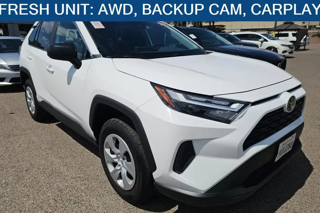 2024 Toyota RAV4 LE photo 1