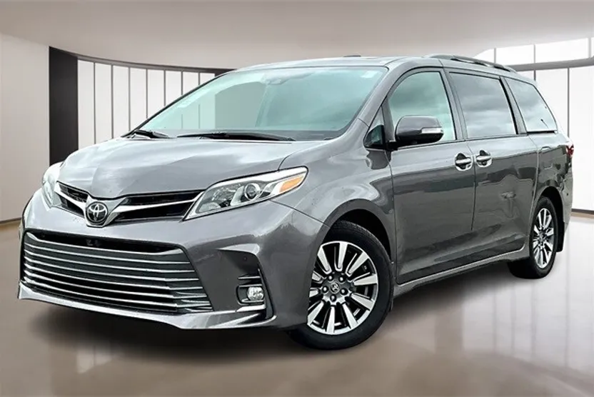 2020 Toyota Sienna Limited Premium photo 1