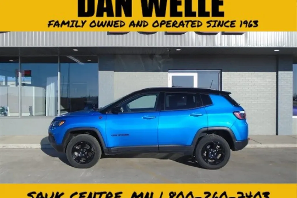 2023 Jeep Compass Trailhawk photo 1