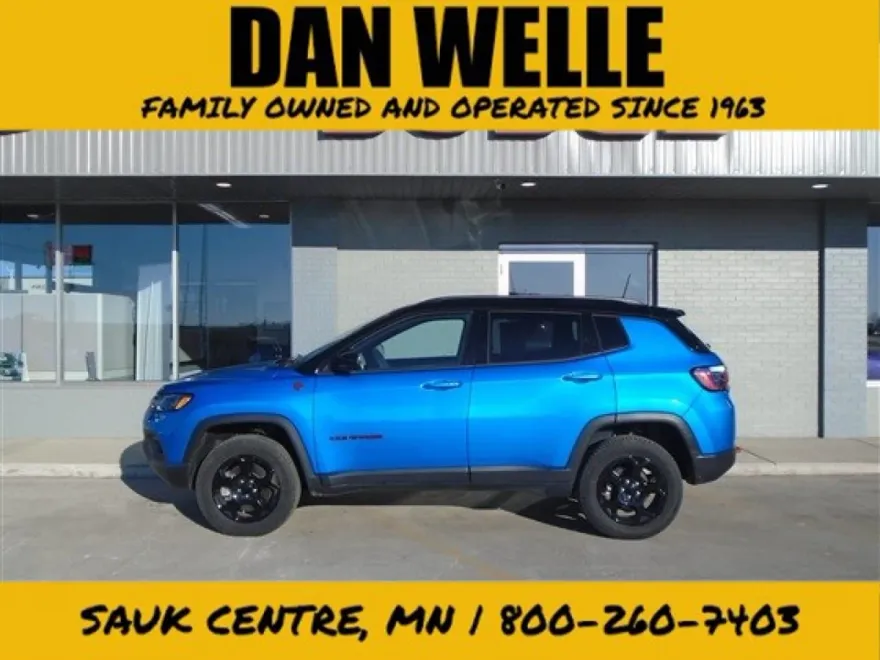 2023 Jeep Compass Trailhawk photo 1