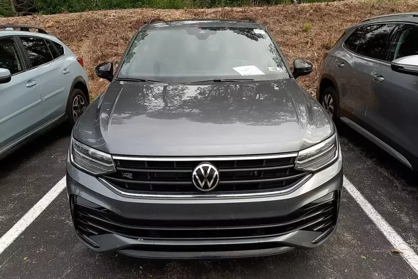 2023 Volkswagen Tiguan SE R-Line Black photo 1