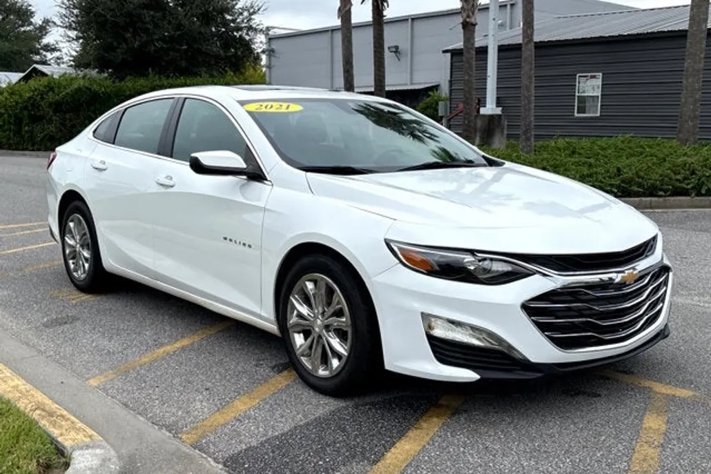 2021 Chevrolet Malibu 1LT photo 1