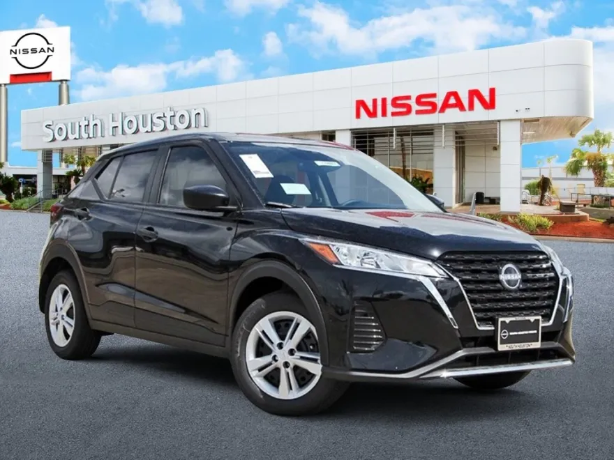 2025 Nissan Kicks Play S photo 1