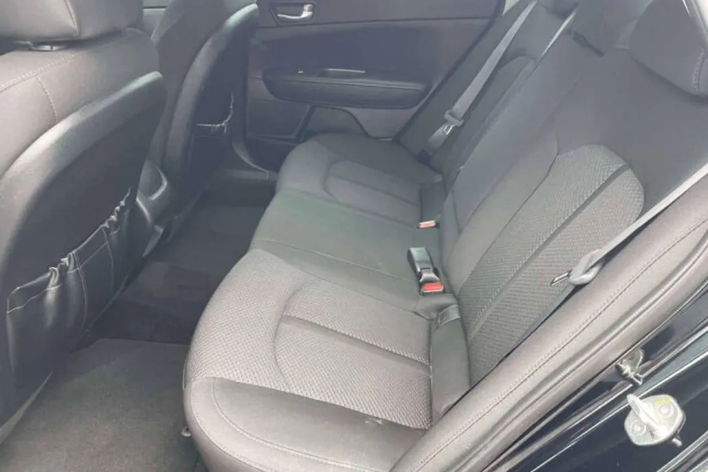 2018 Kia Optima LX photo 1