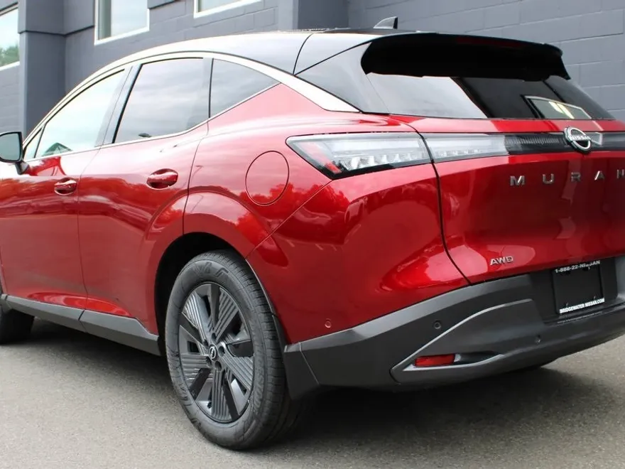 2025 Nissan Murano SL photo 1