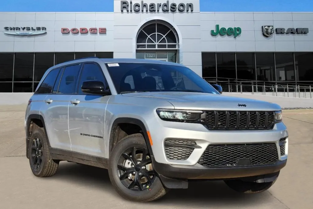 2025 Jeep Grand Cherokee Altitude photo 1