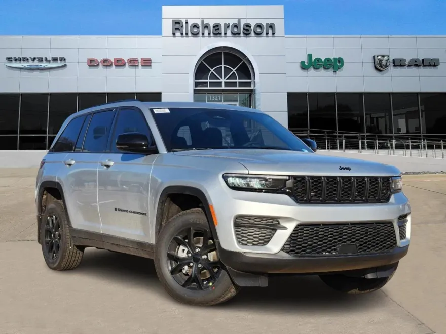 2025 Jeep Grand Cherokee Altitude photo 1
