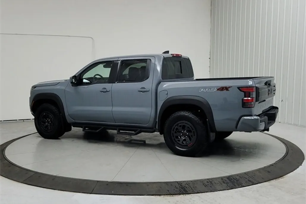 2026 Nissan Frontier PRO-4X photo 1
