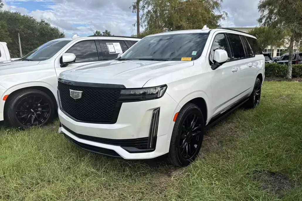 2024 Cadillac Escalade ESV Sport Platinum photo 1