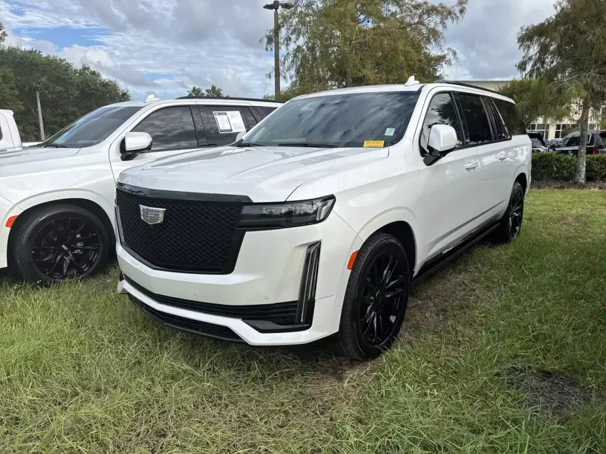 2024 Cadillac Escalade ESV Sport Platinum photo 1