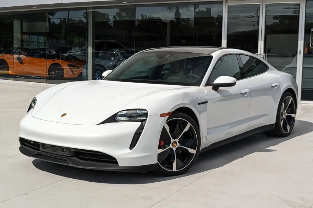 2023 Porsche Taycan 4S photo 1