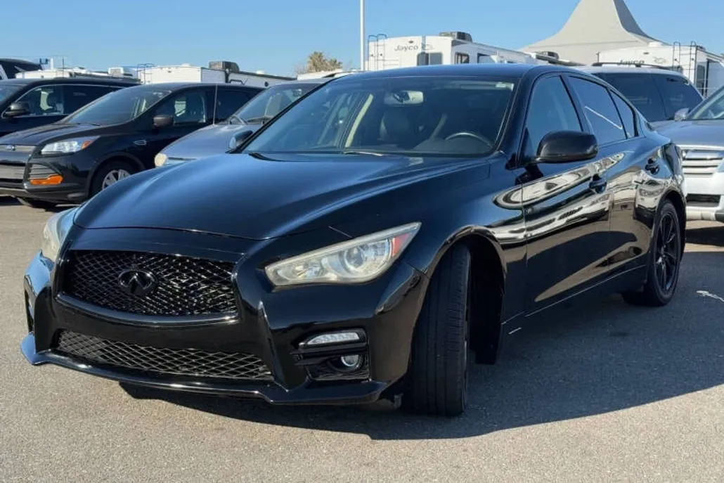 2017 Infiniti Q50 3.0t Signature Edition photo 1